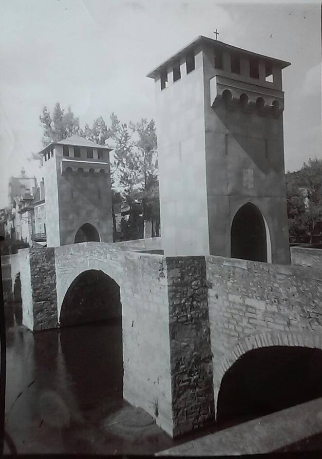 pont des consuls commémoration 700 ans de la ville, photo ancienne villefranche-de-rouergue